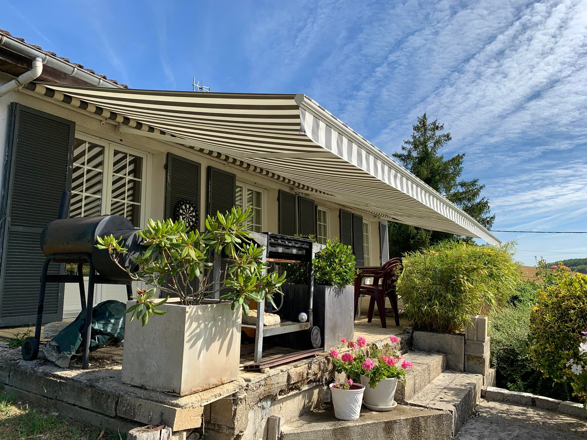 Stores extérieurs